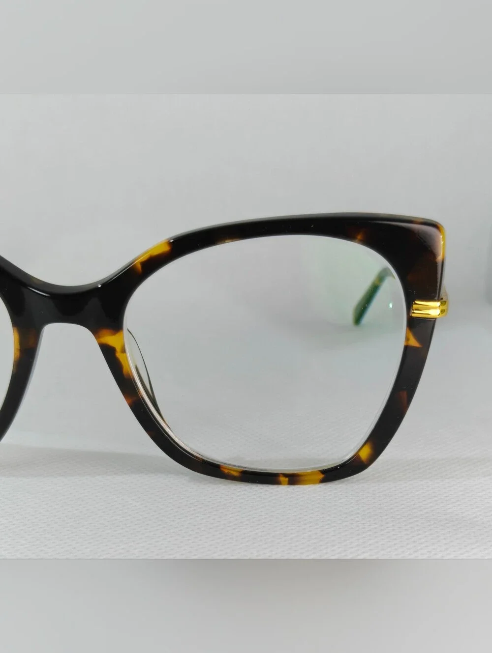 Delancey Classic Tortoiseshell Cat-Eye Women's Glasses. 20k Gold Color